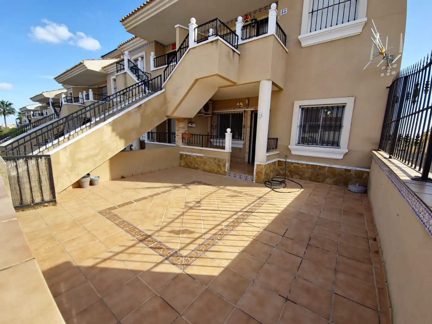 Terrasse von Erdgeschoss zur Miete in Orihuela mit Privatgarten, Schwimmbad und Möbliert