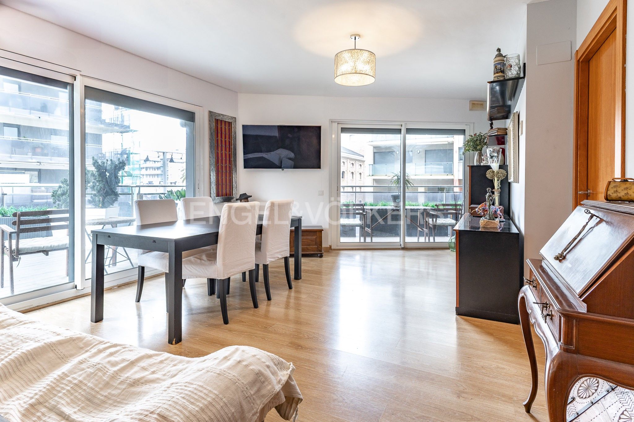 Exterior view of Apartment for sale in Badalona  with Air Conditioner, Heating and Parquet flooring
