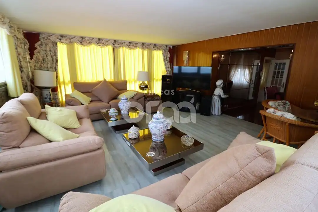 Sala de estar de Ático en venta en Santurtzi  con Calefacción, Terraza y Amueblado