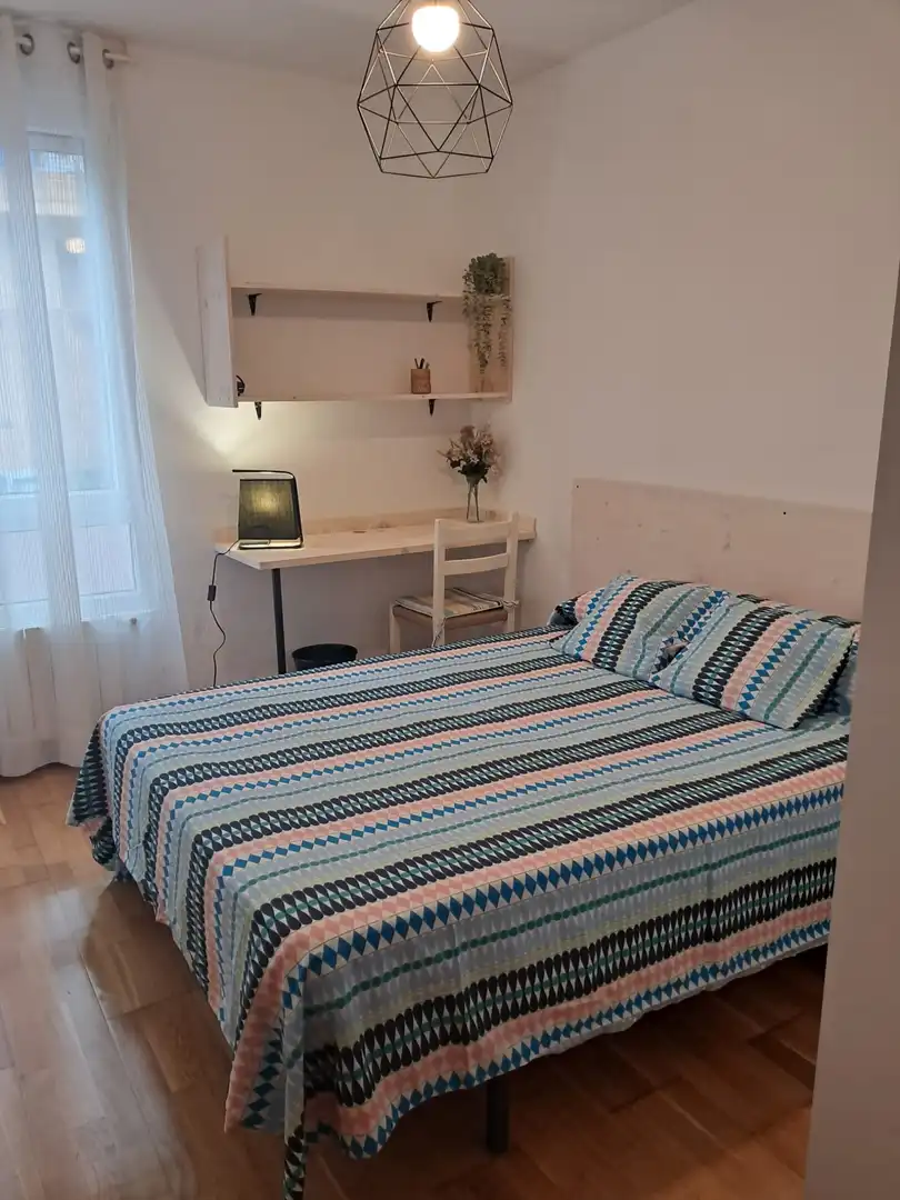 Dormitori de Pis de lloguer en Santander amb Calefacció, Parquet i Terrassa