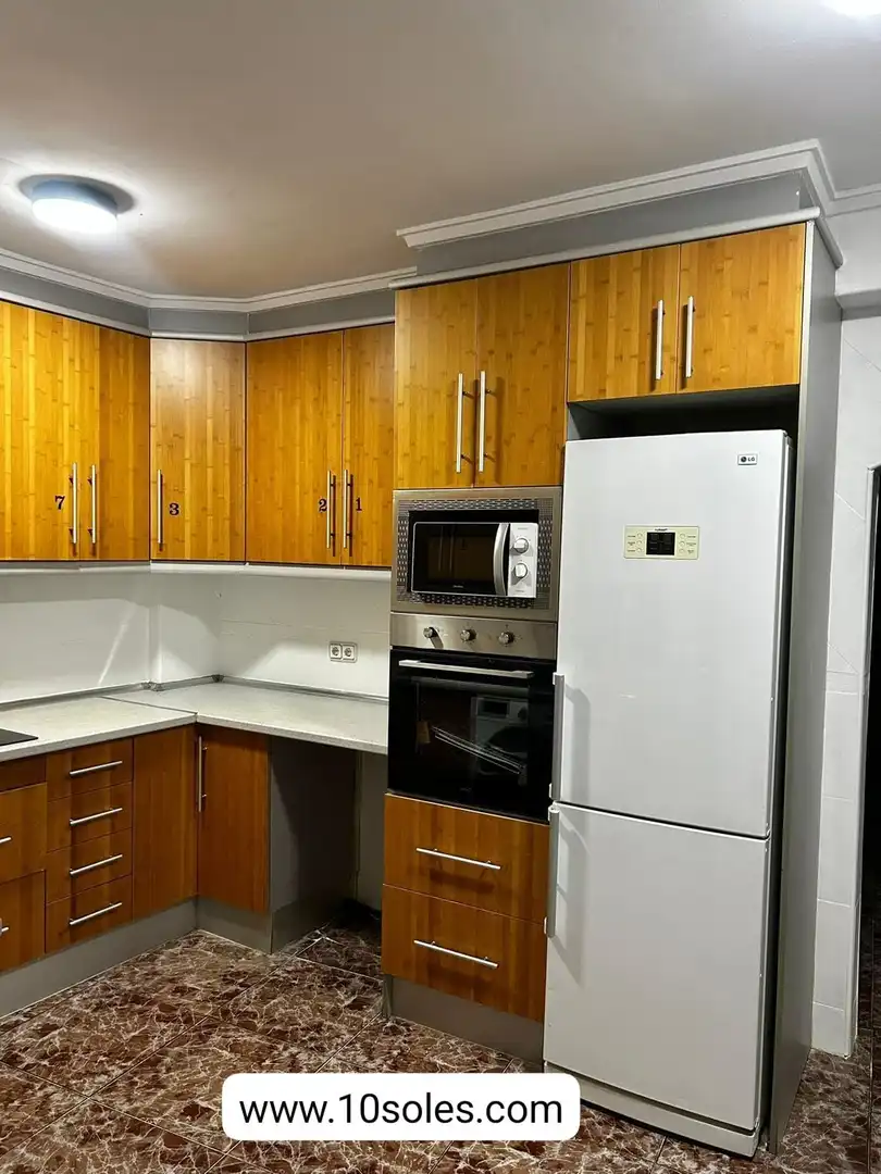 Cocina de Piso de alquiler en Orihuela con Terraza y Amueblado