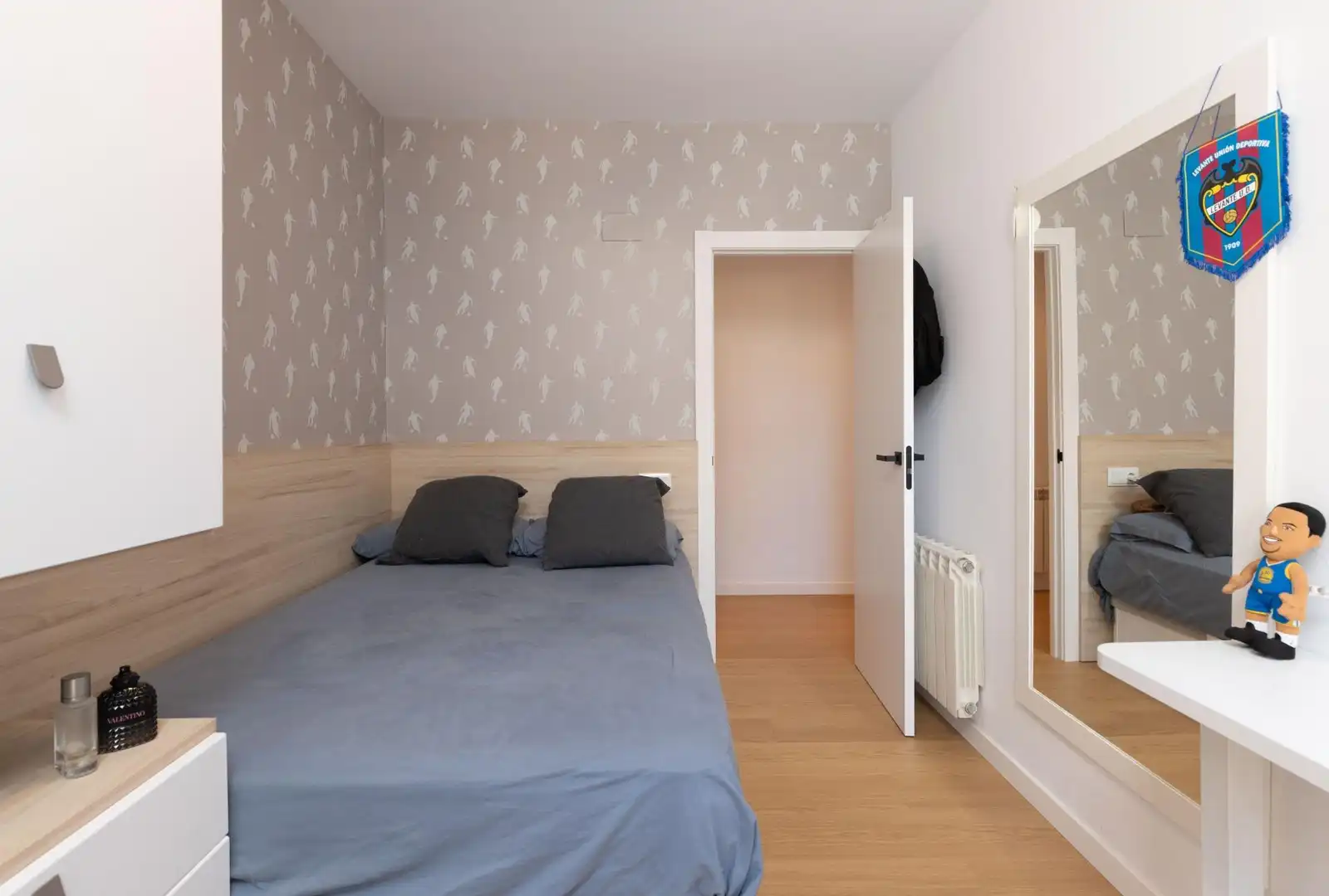 Habitación de Piso en venta en Terrassa con Calefacción y Piscina comunitaria