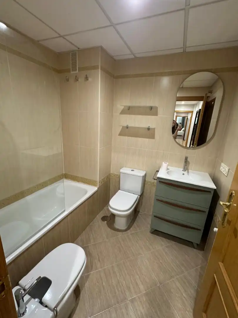 Baño de Ático de alquiler en Don Benito con Aire acondicionado, Calefacción y Parquet