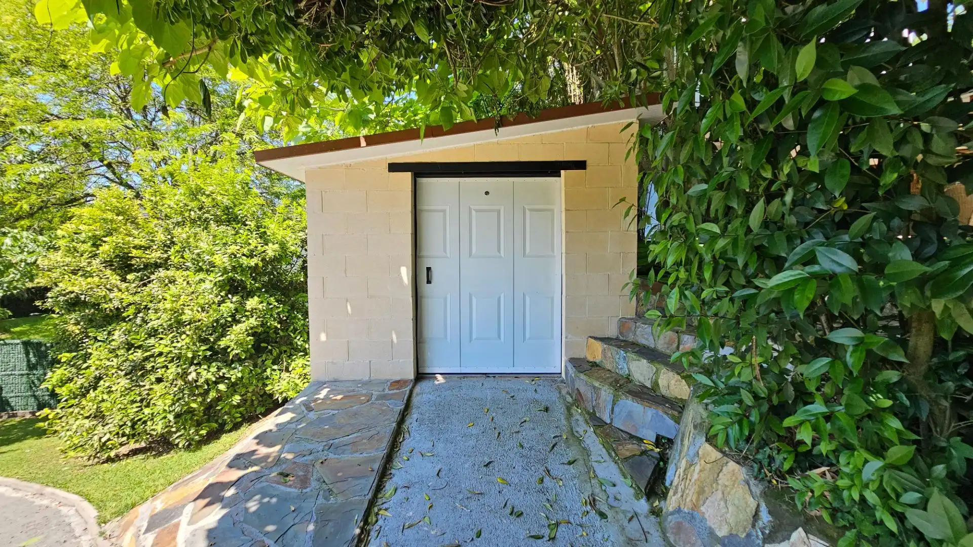 Vista exterior de Casa o xalet en venda en Güeñes amb Aire condicionat, Calefacció i Jardí privat