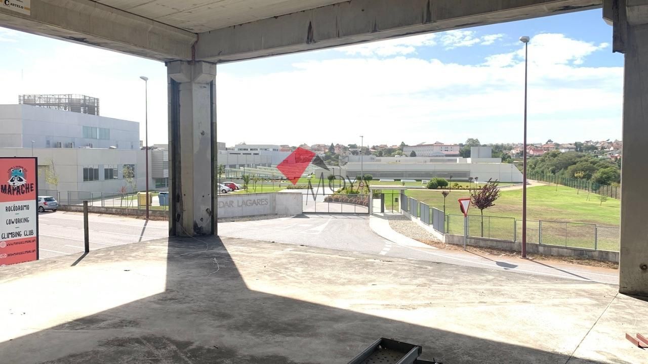 Industrial buildings to rent in Ricardo Mella, Coruxo - Oia - Saiáns