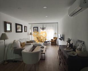 Living room of Flat to rent in Salamanca Capital  with Heating and Balcony