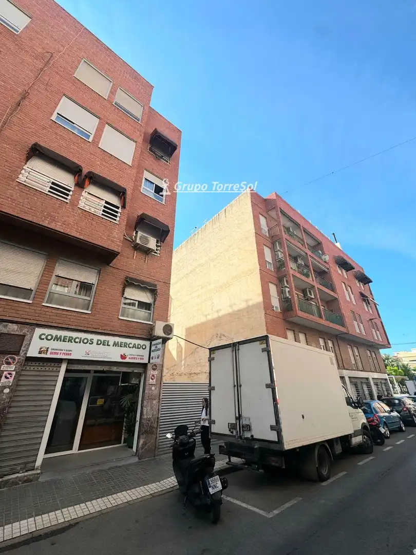 Außenansicht von Residential zum Verkauf in Elche / Elx