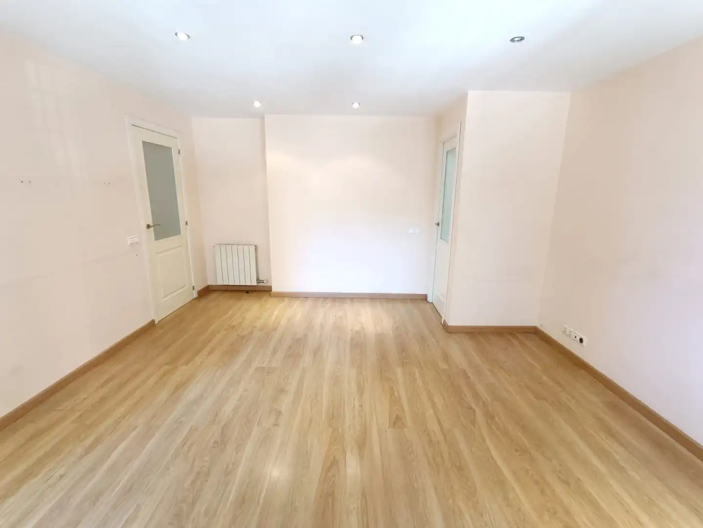 Erdgeschoss zum Verkauf in Badalona mit Heizung, Parkett und Balkon