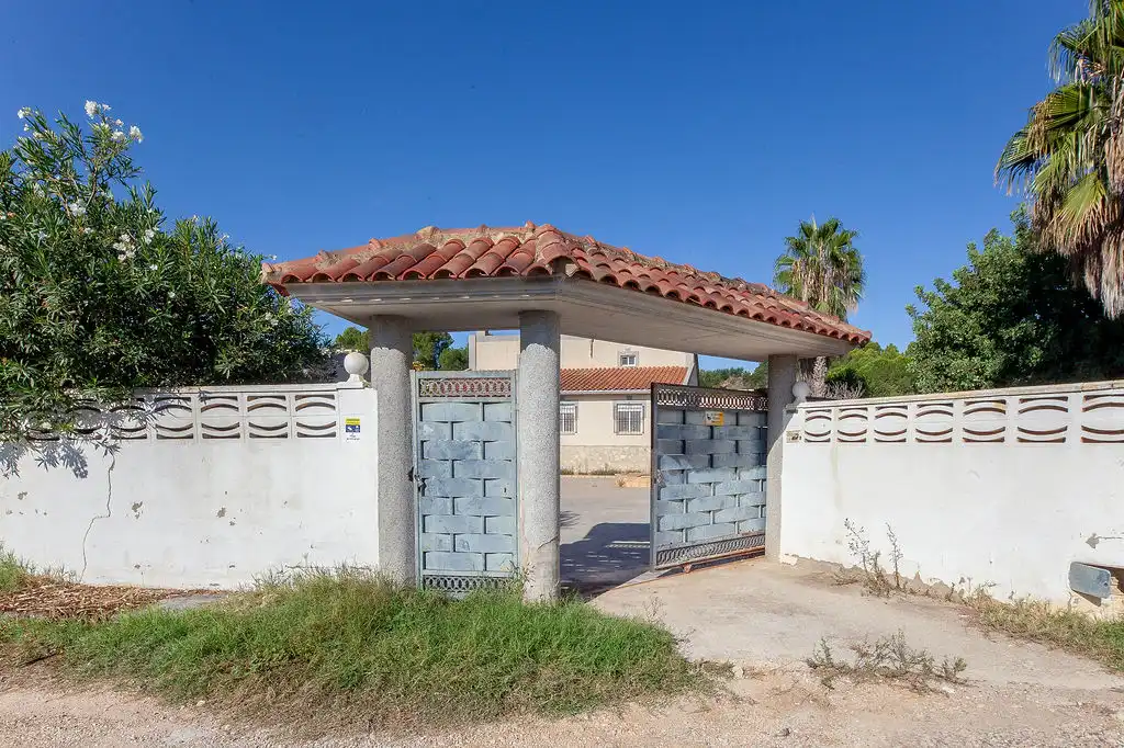 Exterior view of Houses for sale in Montroi / Montroy, Valencia