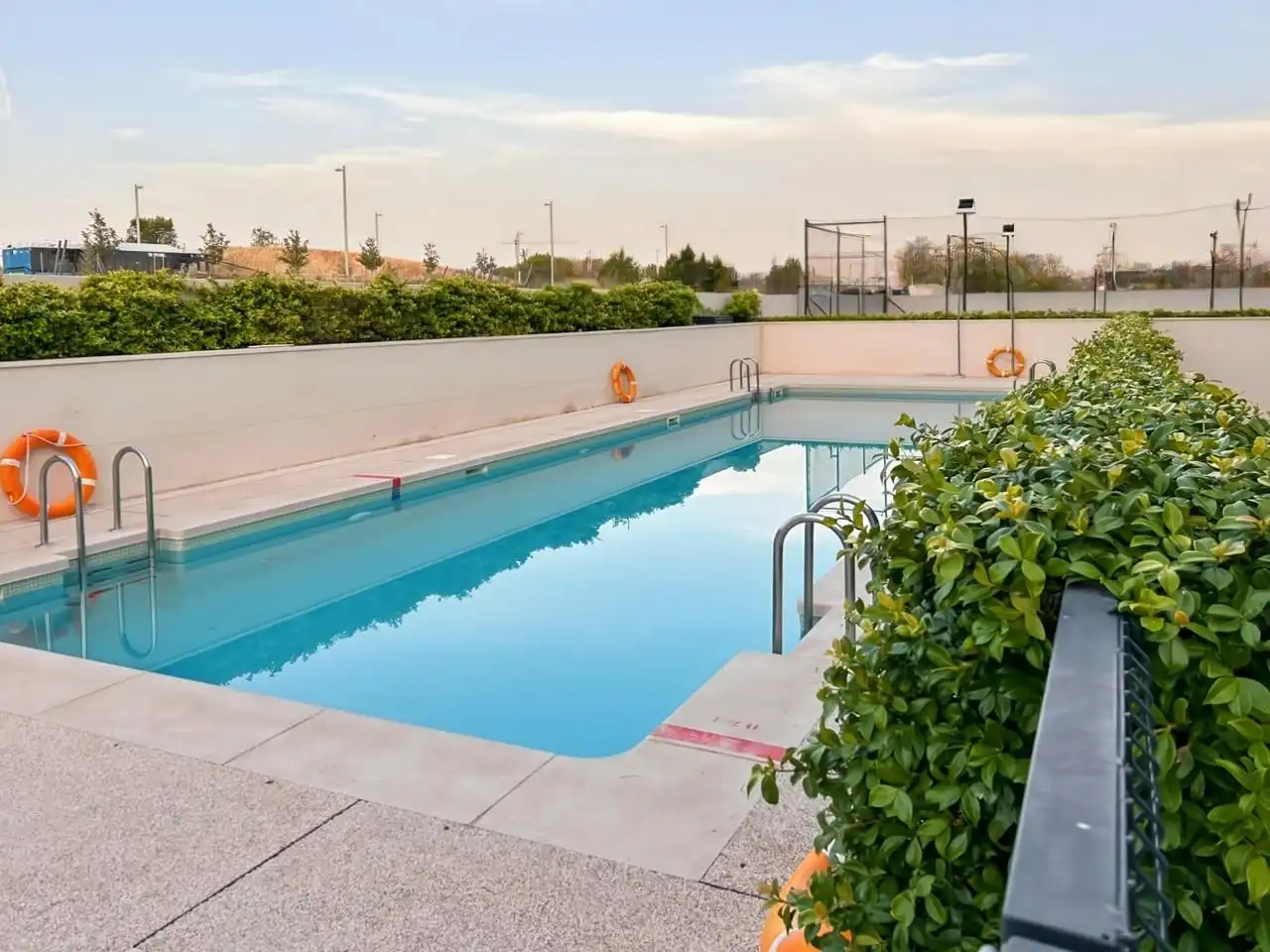 Schwimmbecken von Wohnung zum Verkauf in Madrid mit Klimaanlage, Heizung und Terrasse