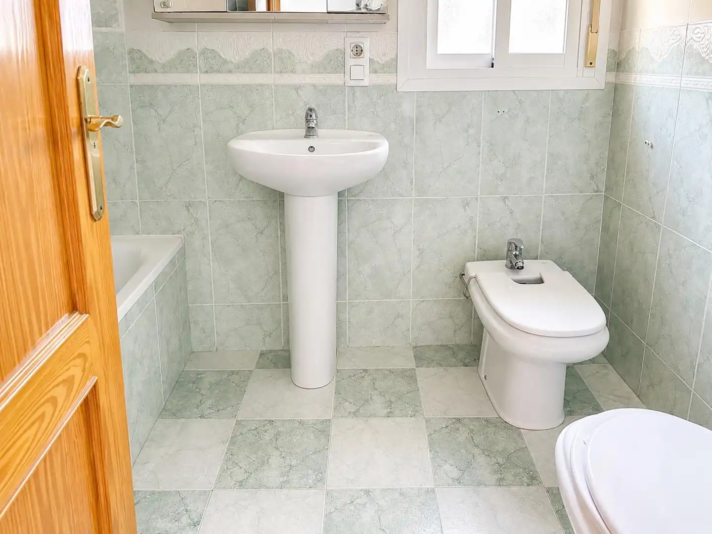 Baño de Piso en venta en Huércal de Almería con Aire acondicionado, Calefacción y Terraza