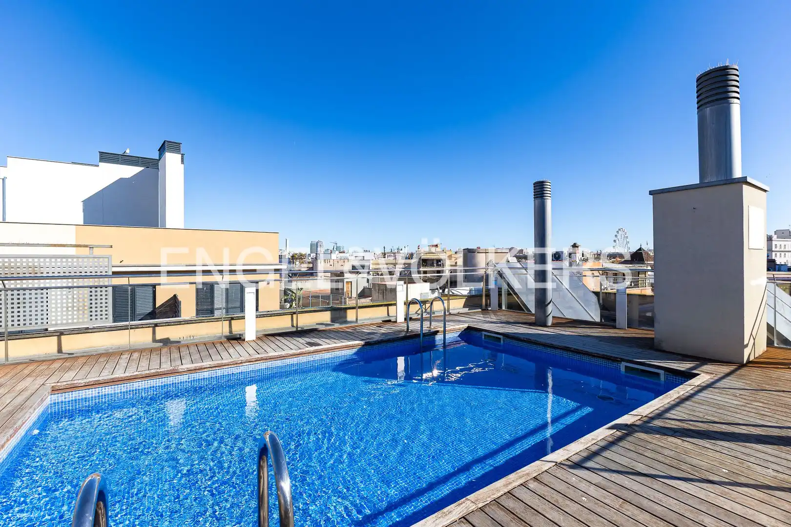 Piscina de Piso en venta en Barcelona con Aire acondicionado, Calefacción y Parquet