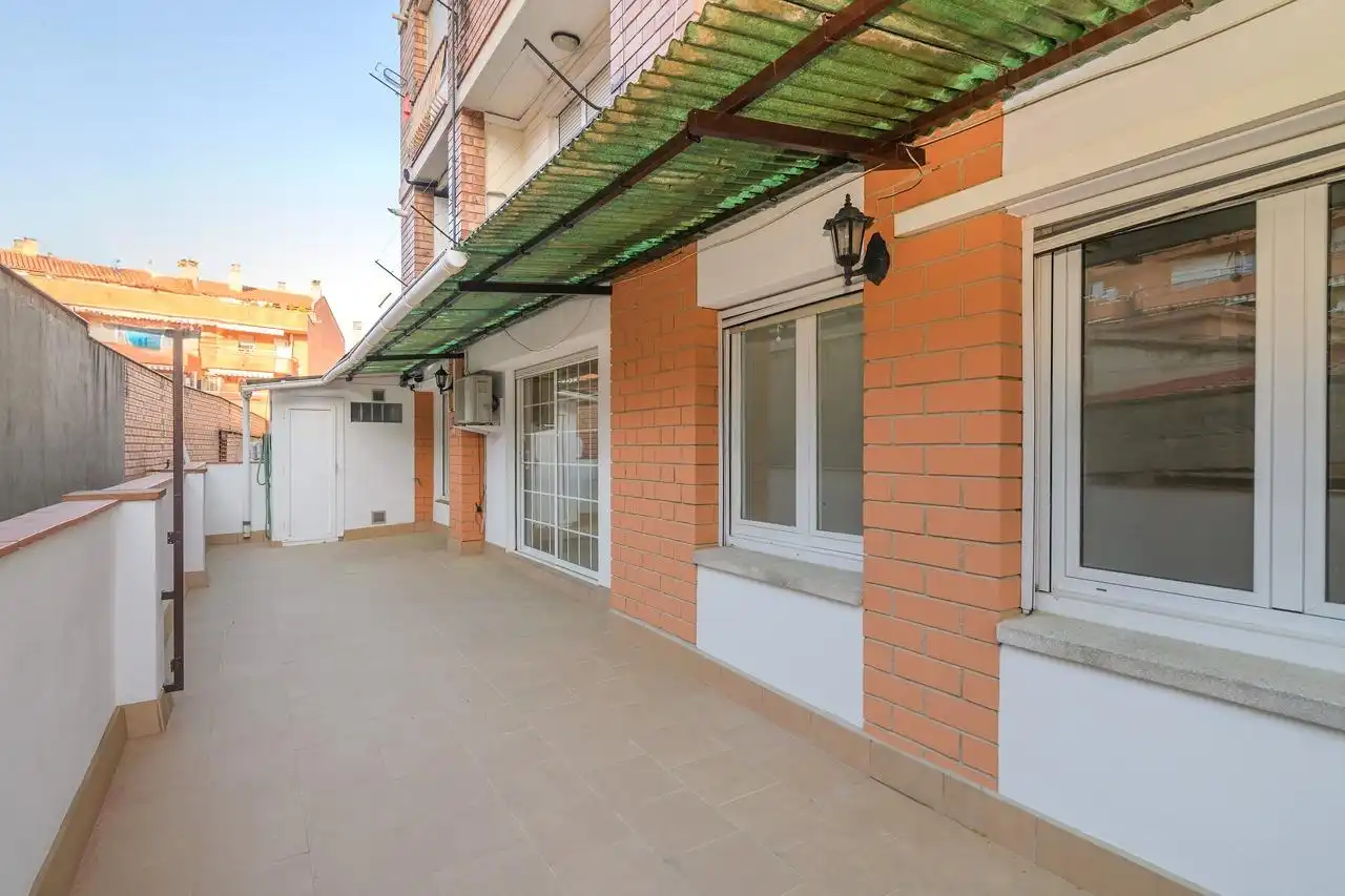 Vista exterior de Pis en venda en Manresa amb Aire condicionat, Terrassa i Alarma