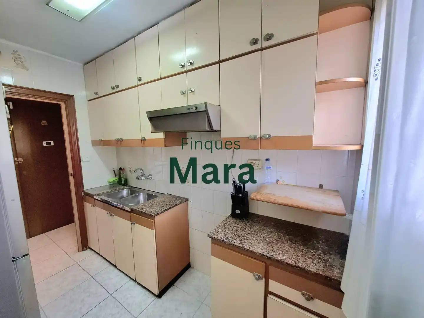 Cocina de Piso en venta en Sant Boi de Llobregat con Aire acondicionado y Balcón