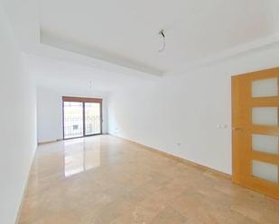 Flat to rent in Paterna  with Air Conditioner and Terrace