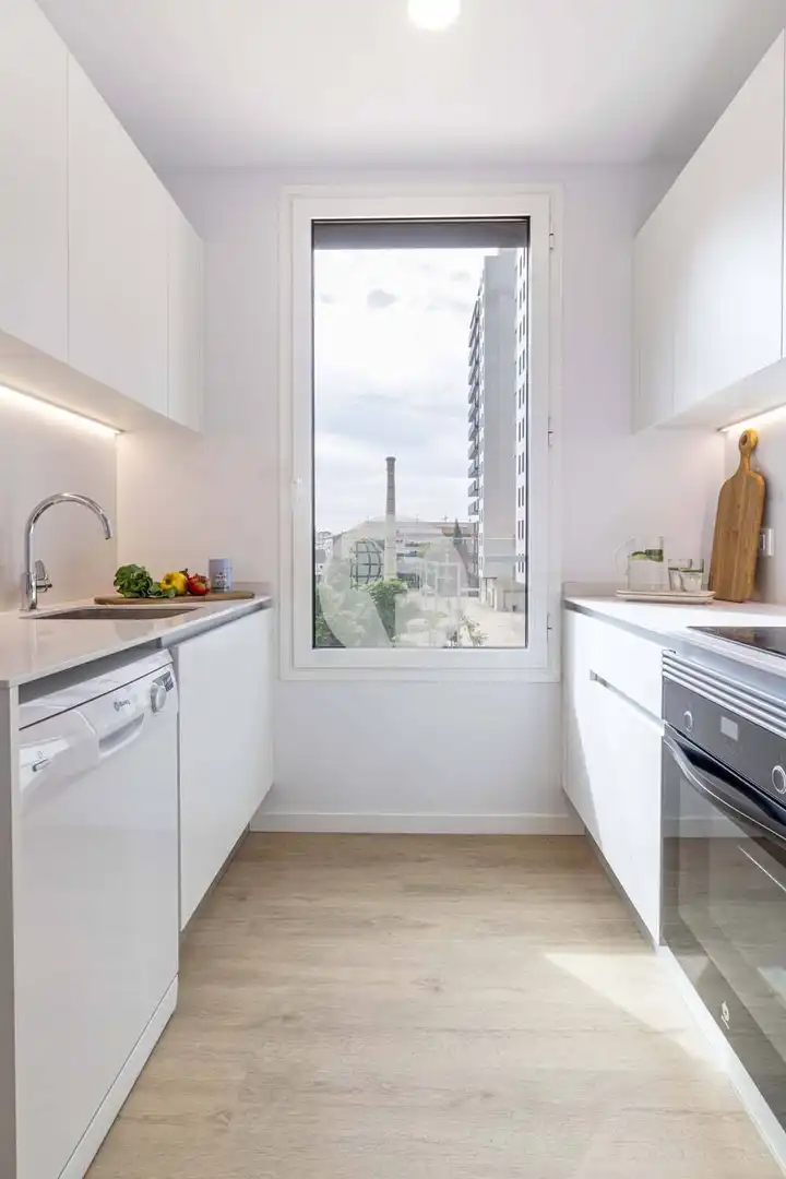 Cocina de Piso de alquiler en L'Hospitalet de Llobregat con Aire acondicionado, Calefacción y Terraza