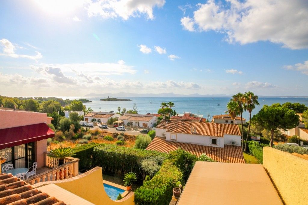 Vista exterior de Casa o xalet en venda en Alcúdia amb Jardí privat, Terrassa i Traster