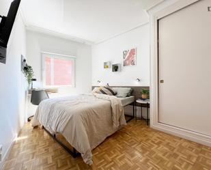 Dormitori de Apartament per a compartir en  Madrid Capital amb Calefacció, Rentadora i Microones