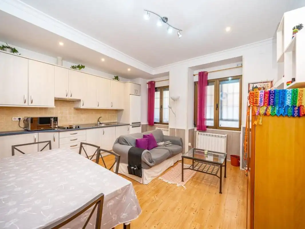 Sala d'estar de Planta baixa en venda en Madrid amb Calefacció, Terrassa i Moblat