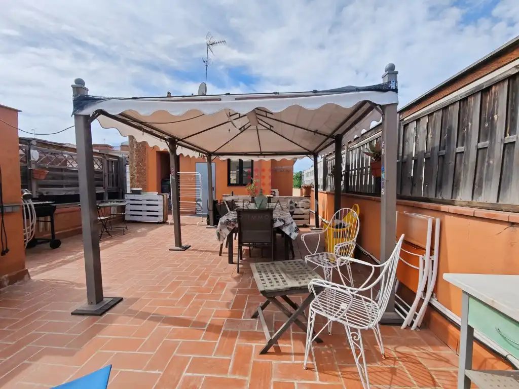 Terrasse von Dachboden zum Verkauf in Barcelona mit Balkon