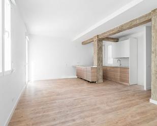 Sala d'estar de Pis en venda en  Madrid Capital amb Aire condicionat, Calefacció i Terrassa