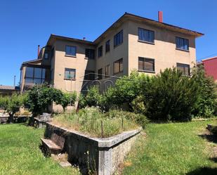 Vista exterior de Casa o xalet en venda en Villamanín amb Calefacció