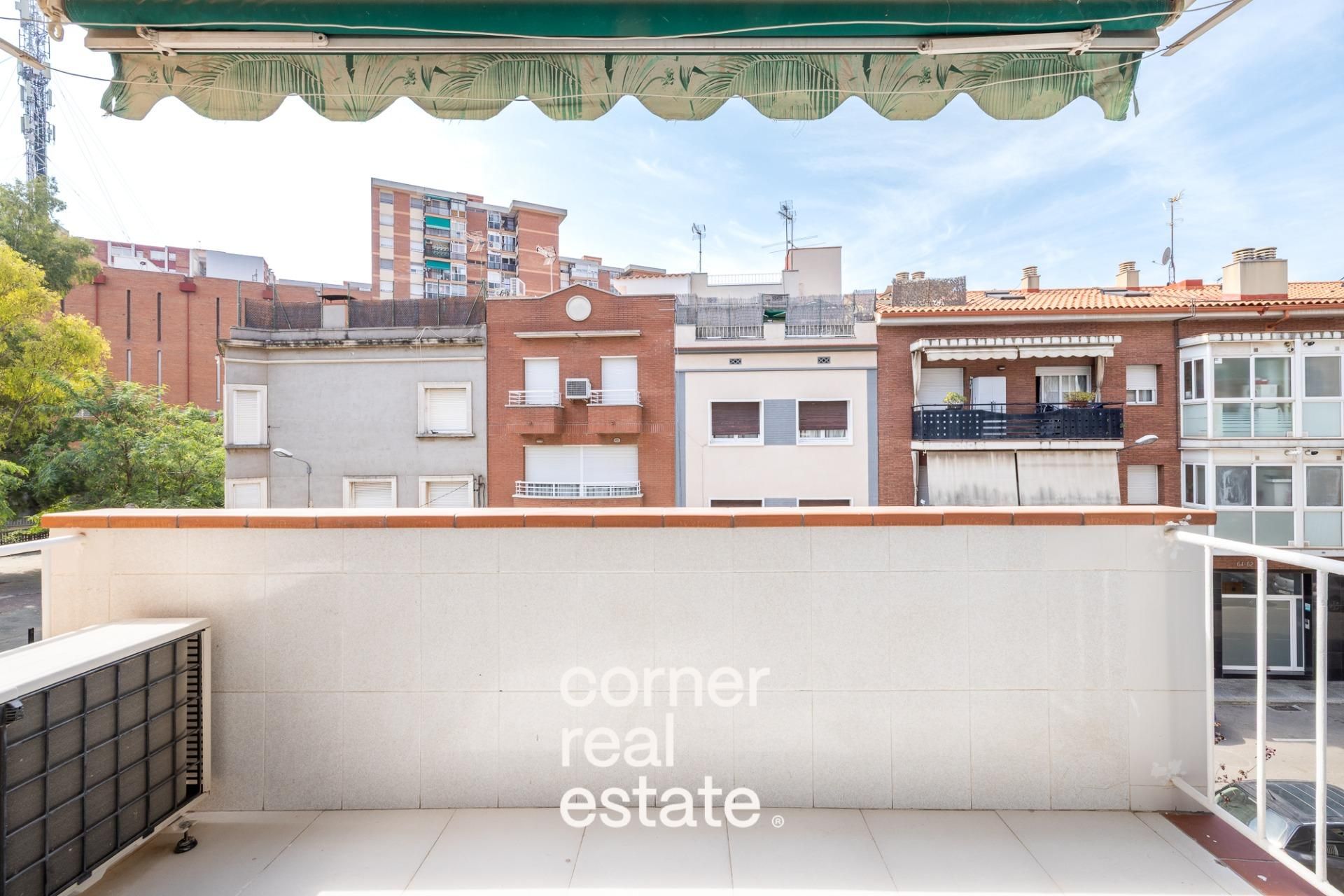 Exterior view of Flat for sale in Cornellà de Llobregat  with Air Conditioner, Heating and Balcony