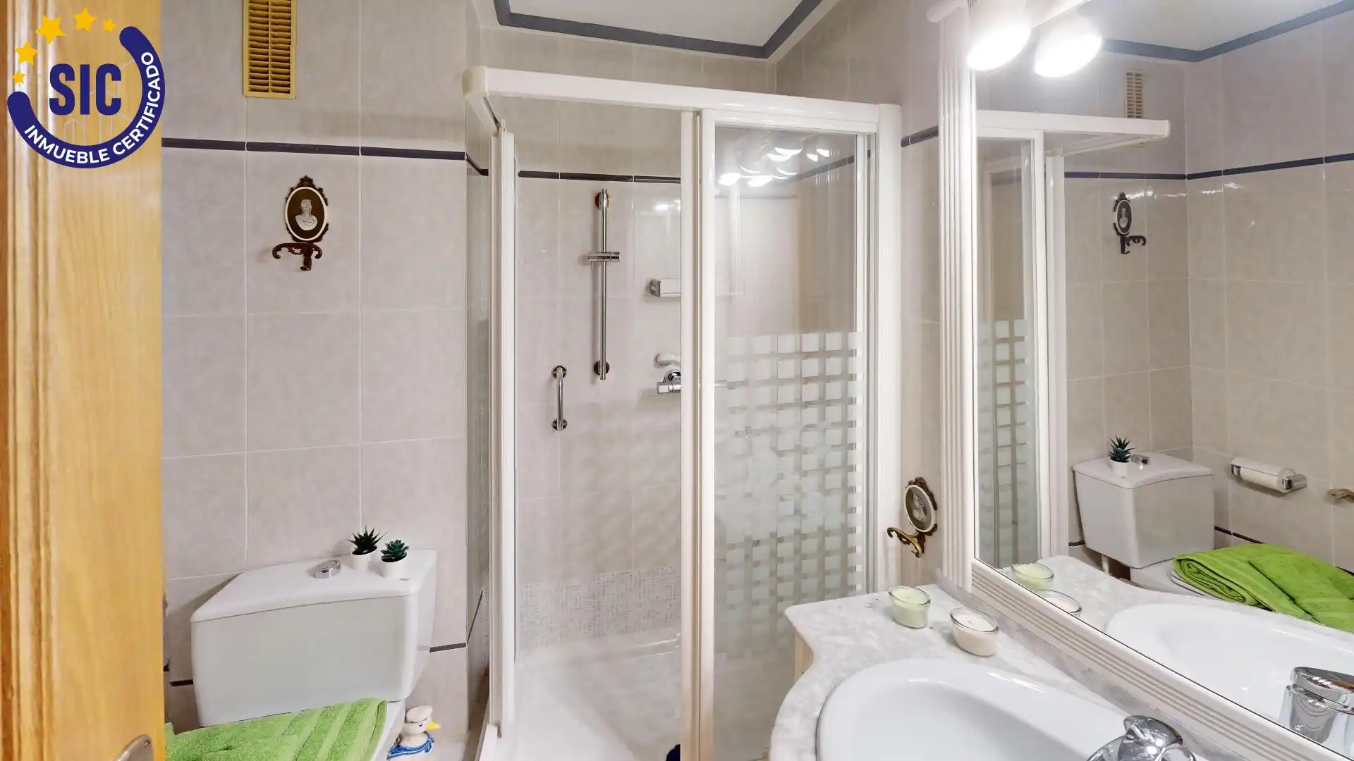 Baño de Piso en venta en Castellón de la Plana / Castelló de la Plana con Calefacción, Trastero y Amueblado