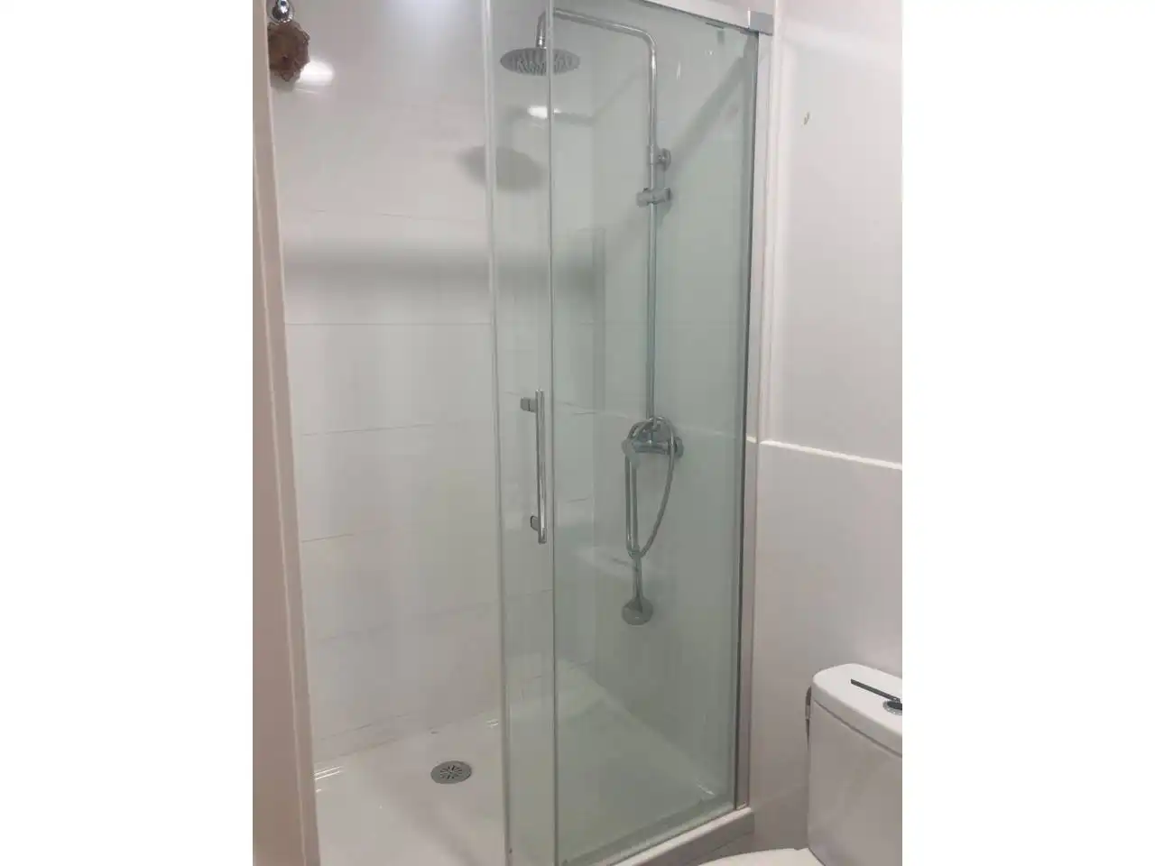 Badezimmer von Wohnungen zur Miete in León Capital  mit Heizung, Parkett und Abstellraum