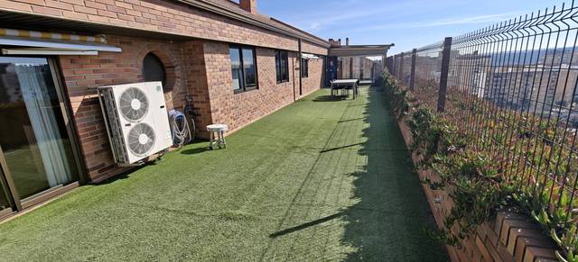 Ático en Alquiler en Avenida de Juan Pablo II, 60 en Romareda