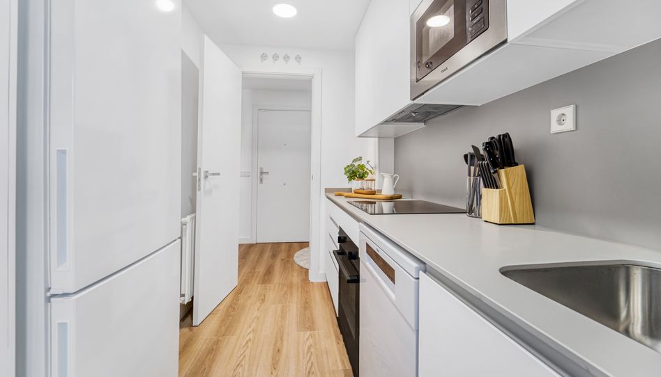Apartamento de alquiler en Calle del Pintor Ignacio de Zuloaga, 16, Sanchinarro - Imagen 4