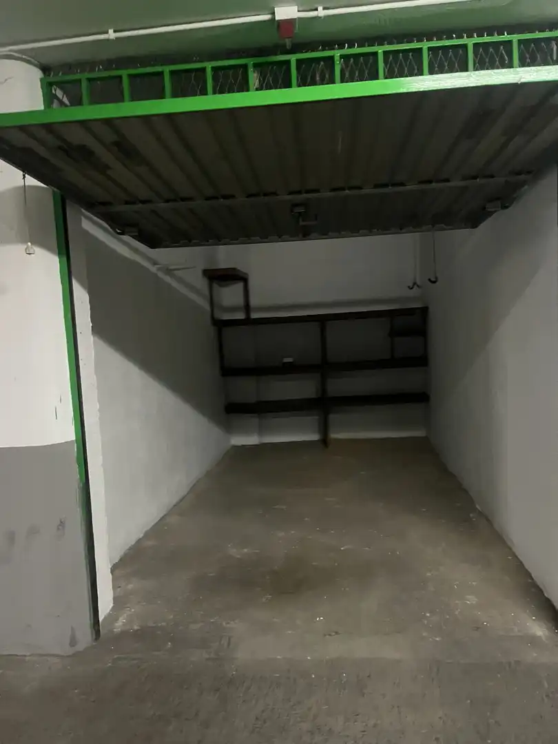 Garage for rent in Camargo