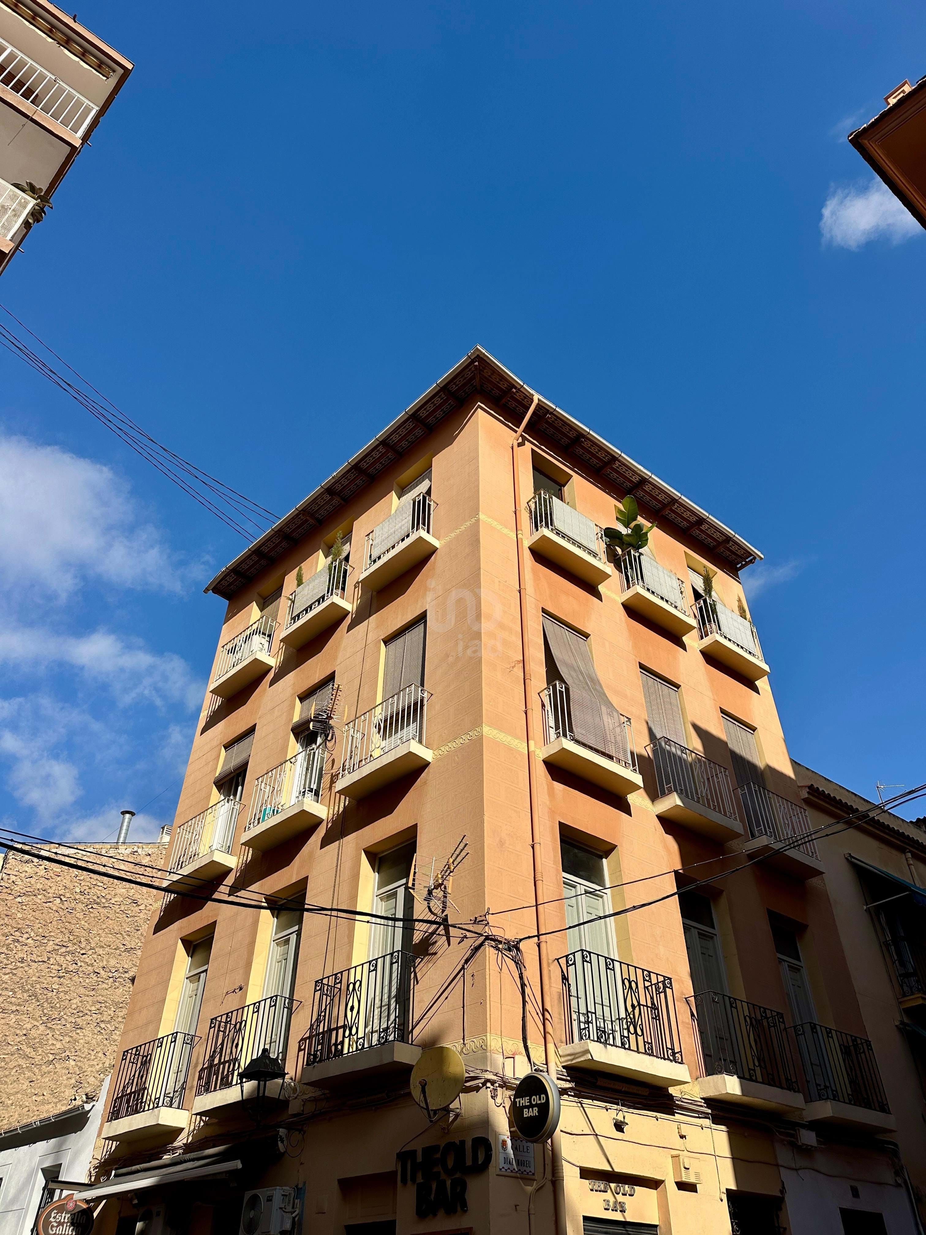 Vista exterior de Àtic en venda en Alicante / Alacant amb Aire condicionat i Calefacció