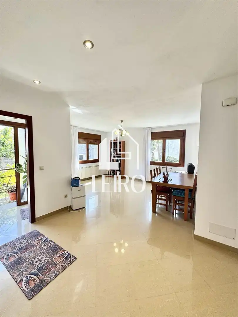 Sala de estar de Casa o chalet en venta en Vilagarcía de Arousa con Calefacción, Jardín privado y Balcón