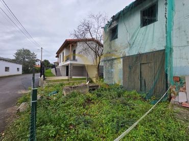 Casa amb jardí en venda a Parres