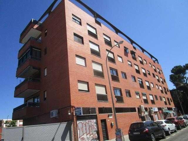 Vista exterior de Piso en venta en  Madrid Capital con Calefacción y Terraza