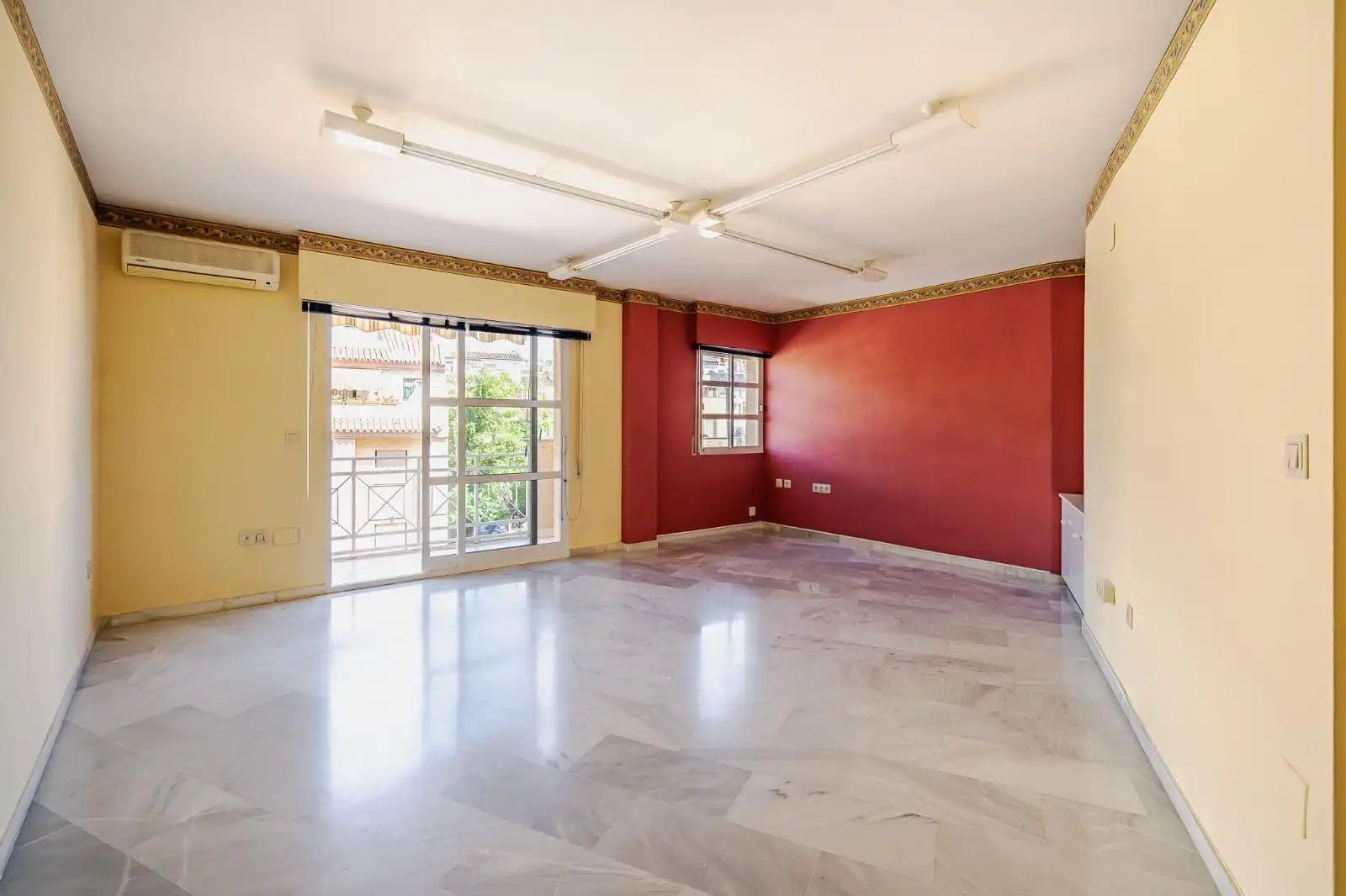 Apartment with lift for sale in Avenida Avenida Andalucía, imagen 3