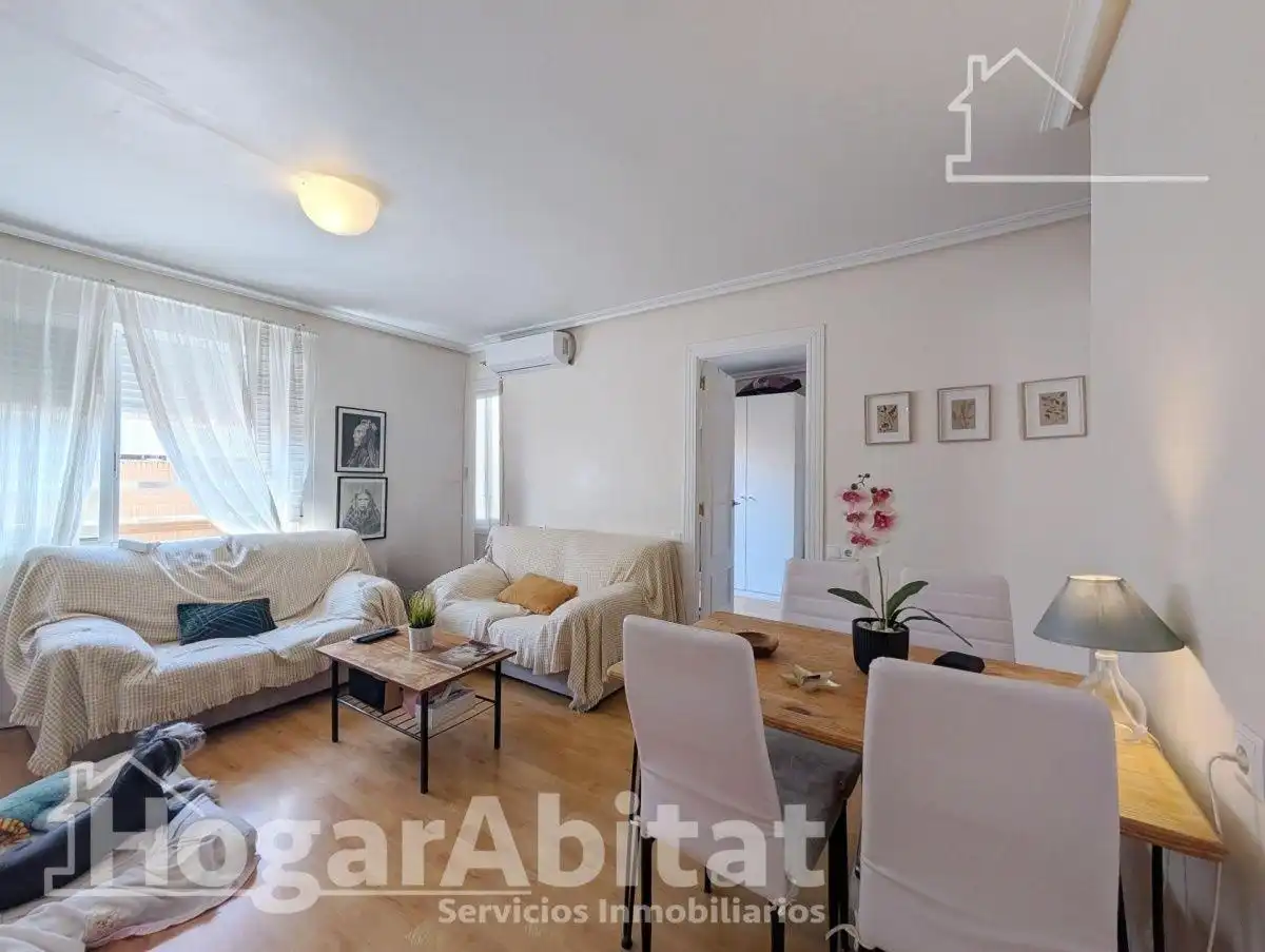 Living room of Flat for sale in Alicante / Alacant  with Air Conditioner, Heating and Furnished