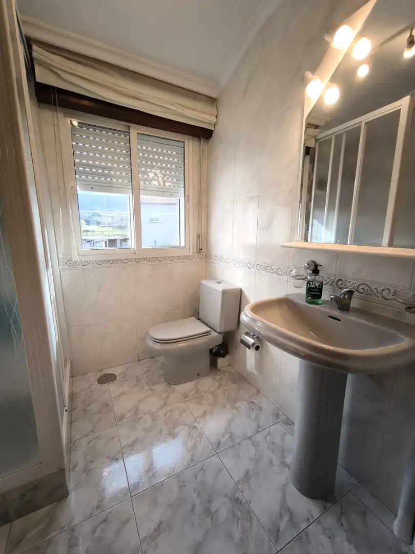 Bathroom of Houses for sale in Vilagarcía de Arousa  with Heating, Terrace and Storage room