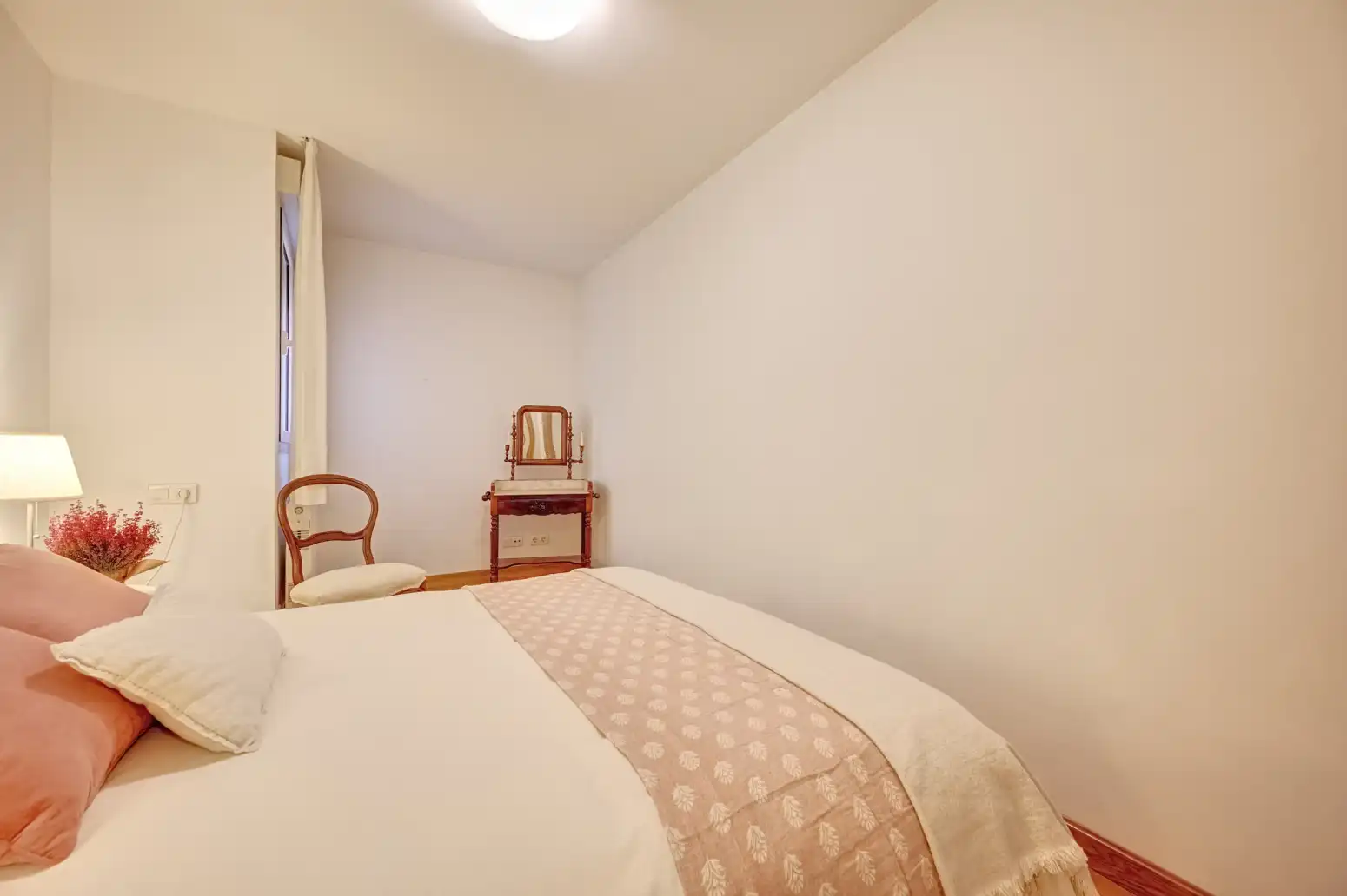 Bedroom of Flat for sale in  Pamplona / Iruña  with Heating, Parquet flooring and Storage room