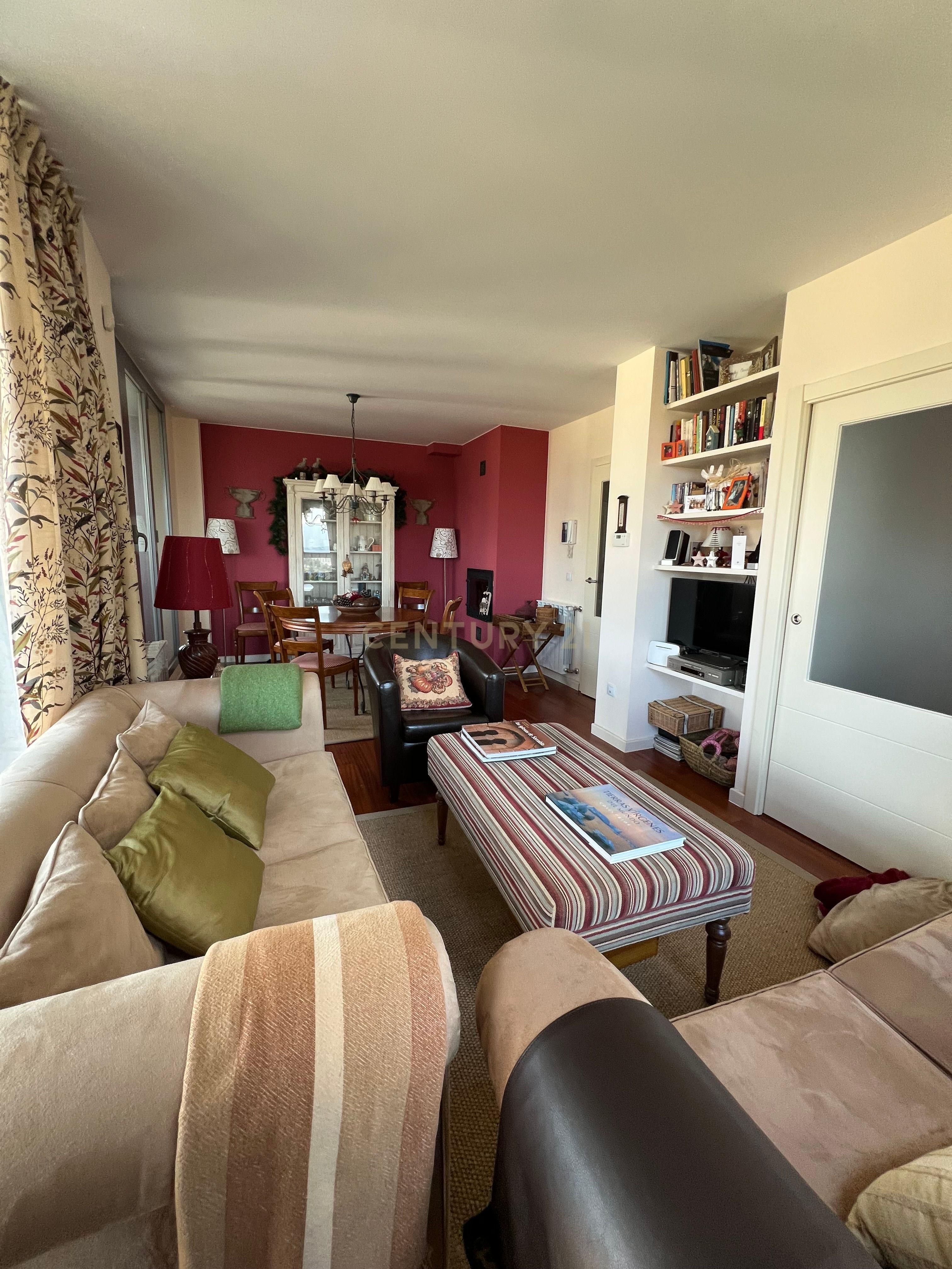 Living room of Duplex for sale in Sabiñánigo  with Storage room, Oven and Washing machine
