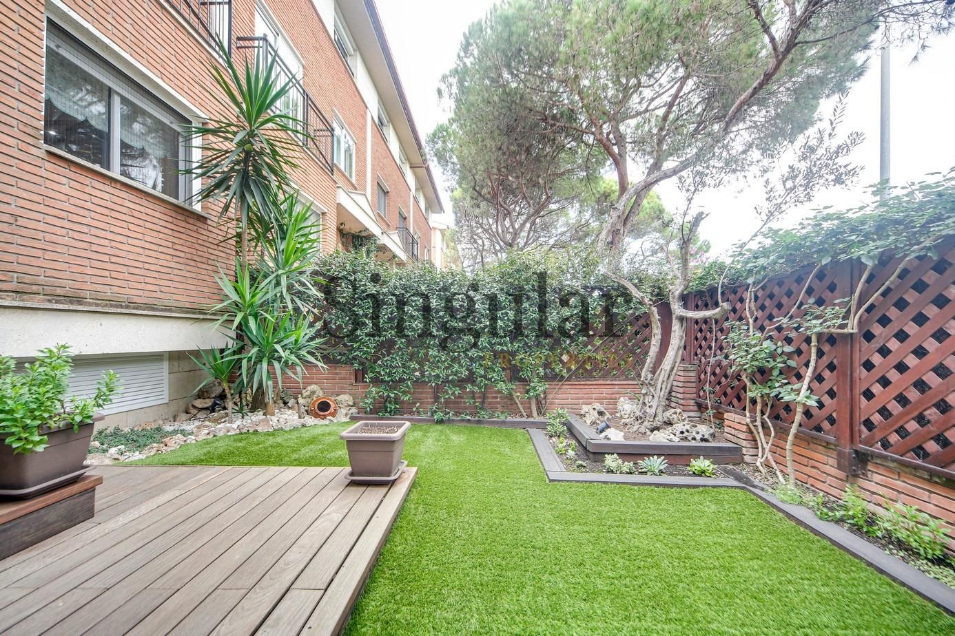 Terraza de Casa adosada en venta en Gavà con Aire acondicionado, Calefacción y Jardín privado