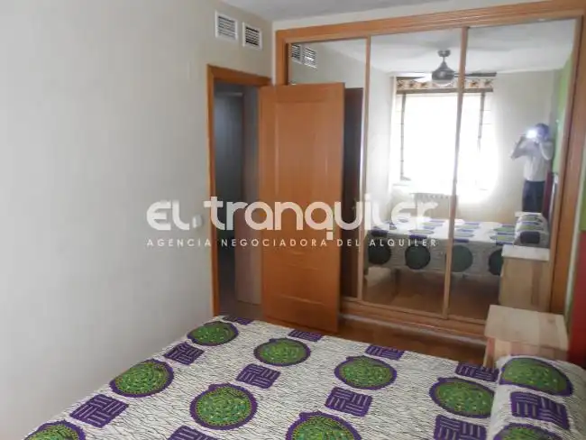 Schlafzimmer von Wohnung zur Miete in Madrid mit Klimaanlage, Terrasse und Möbliert