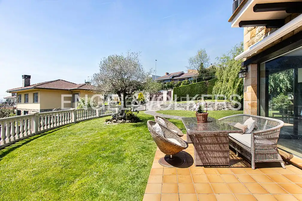 Terraza de Casa o chalet en venta en Gijón  con Calefacción, Jardín privado y Terraza