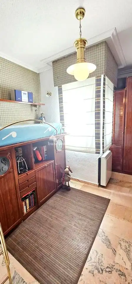 Dormitori de Pis en venda en Jaén amb Aire condicionat, Calefacció i Parquet