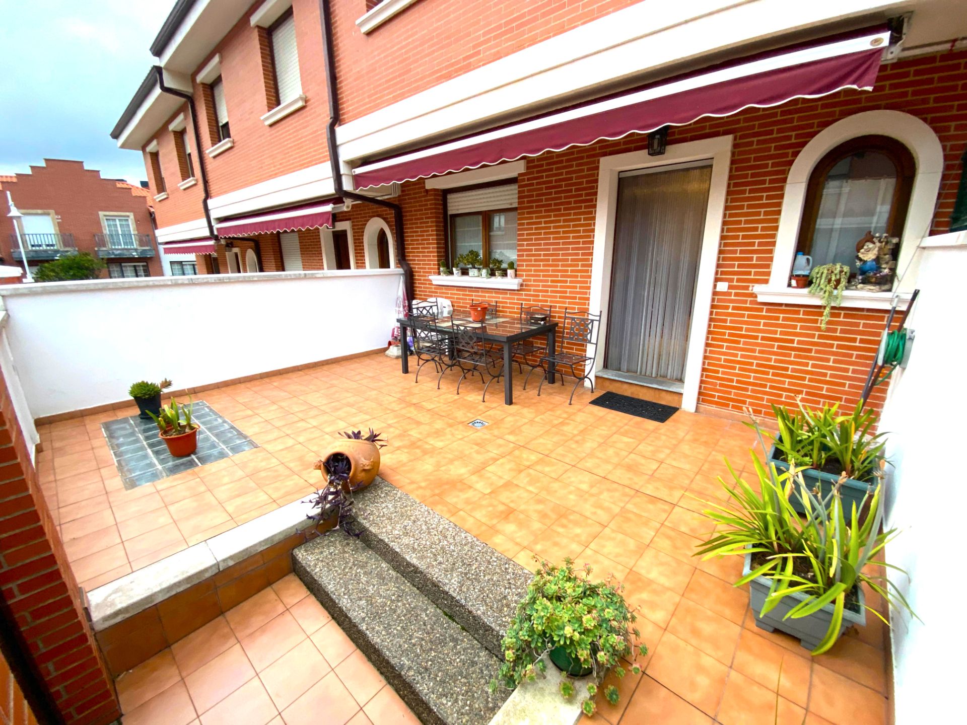 Terrassa de Casa adosada en venda en Castro-Urdiales amb Calefacció, Parquet i Terrassa