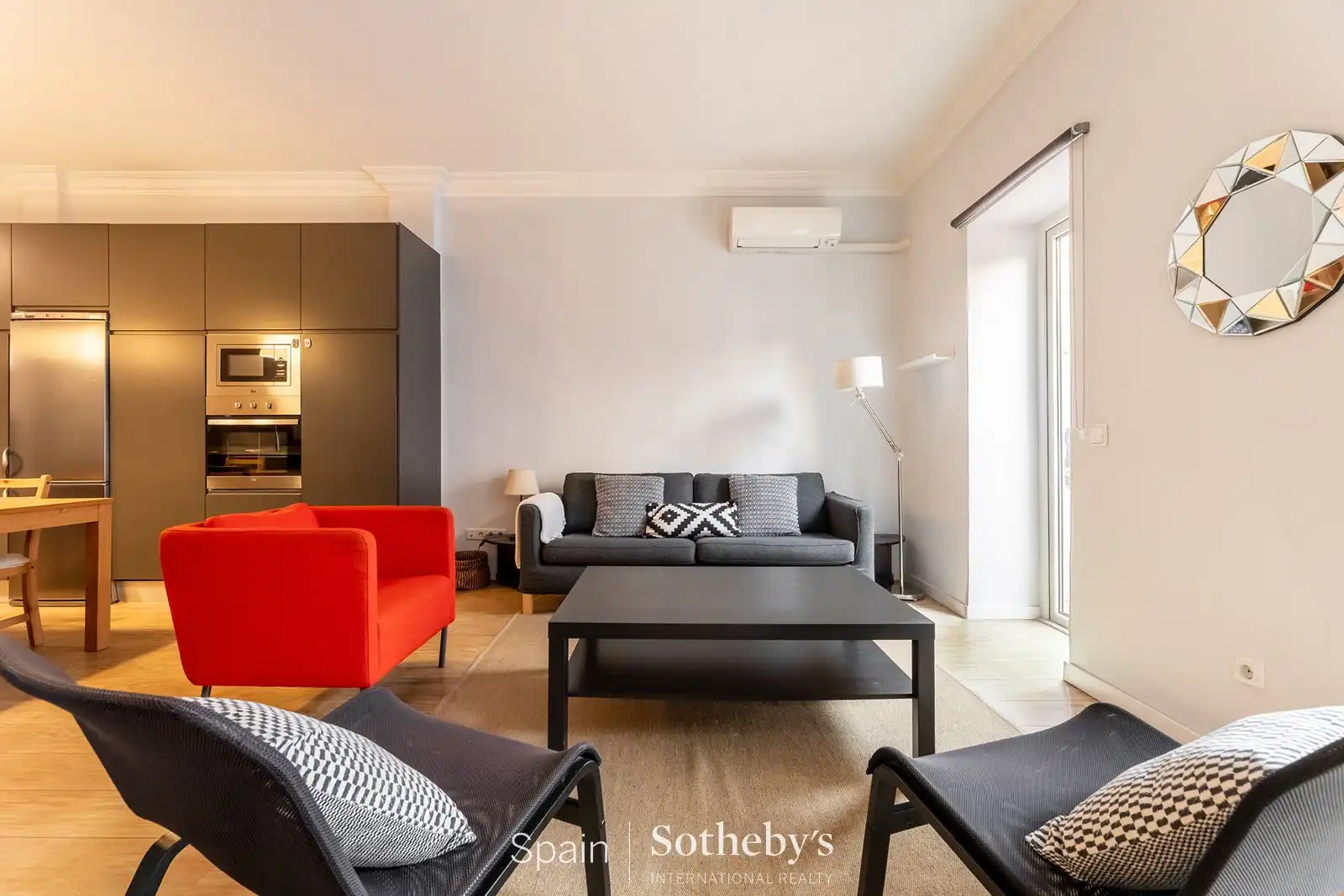 Sala d'estar de Apartament en venda en Madrid amb Aire condicionat, Calefacció i Terrassa