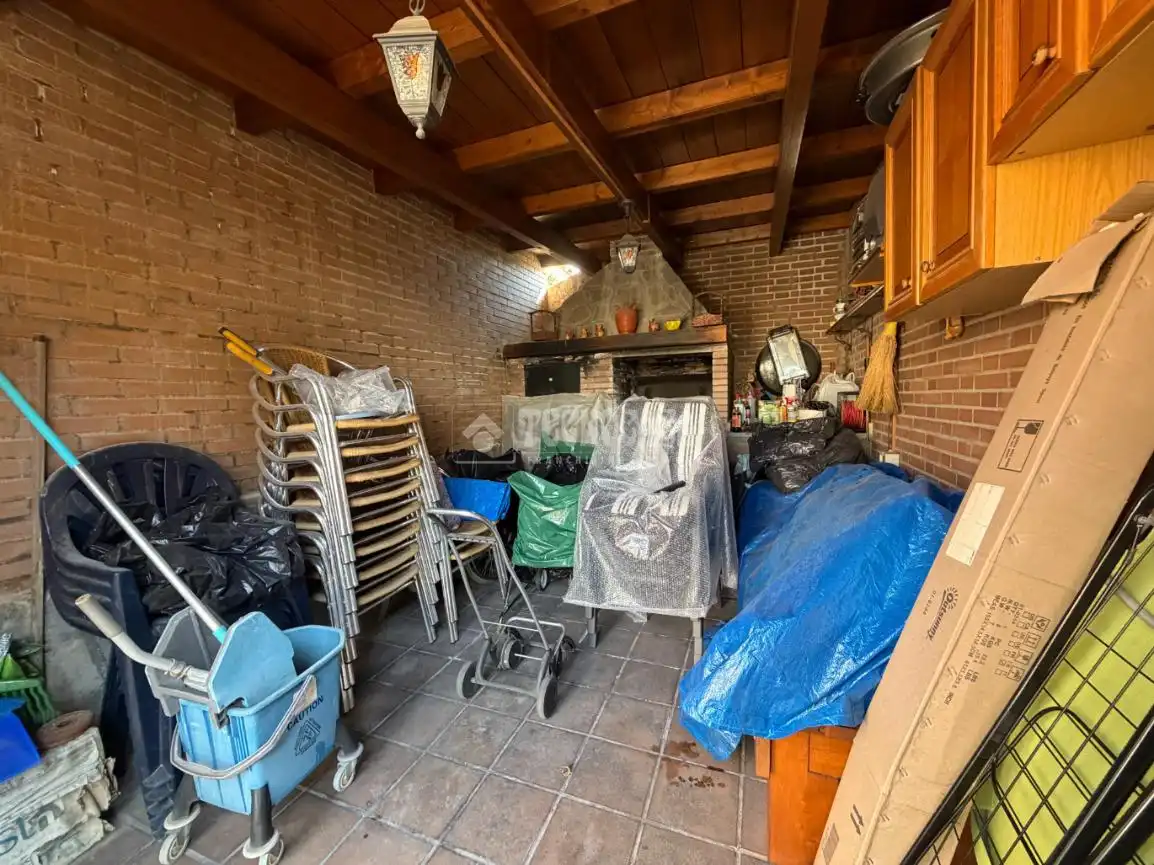 Casa adosada en venda en Velilla de San Antonio amb Aire condicionat, Calefacció i Jardí privat