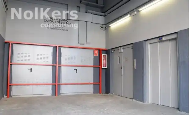 Nave industrial de alquiler en L'Hospitalet de Llobregat con Calefacción y Alarma