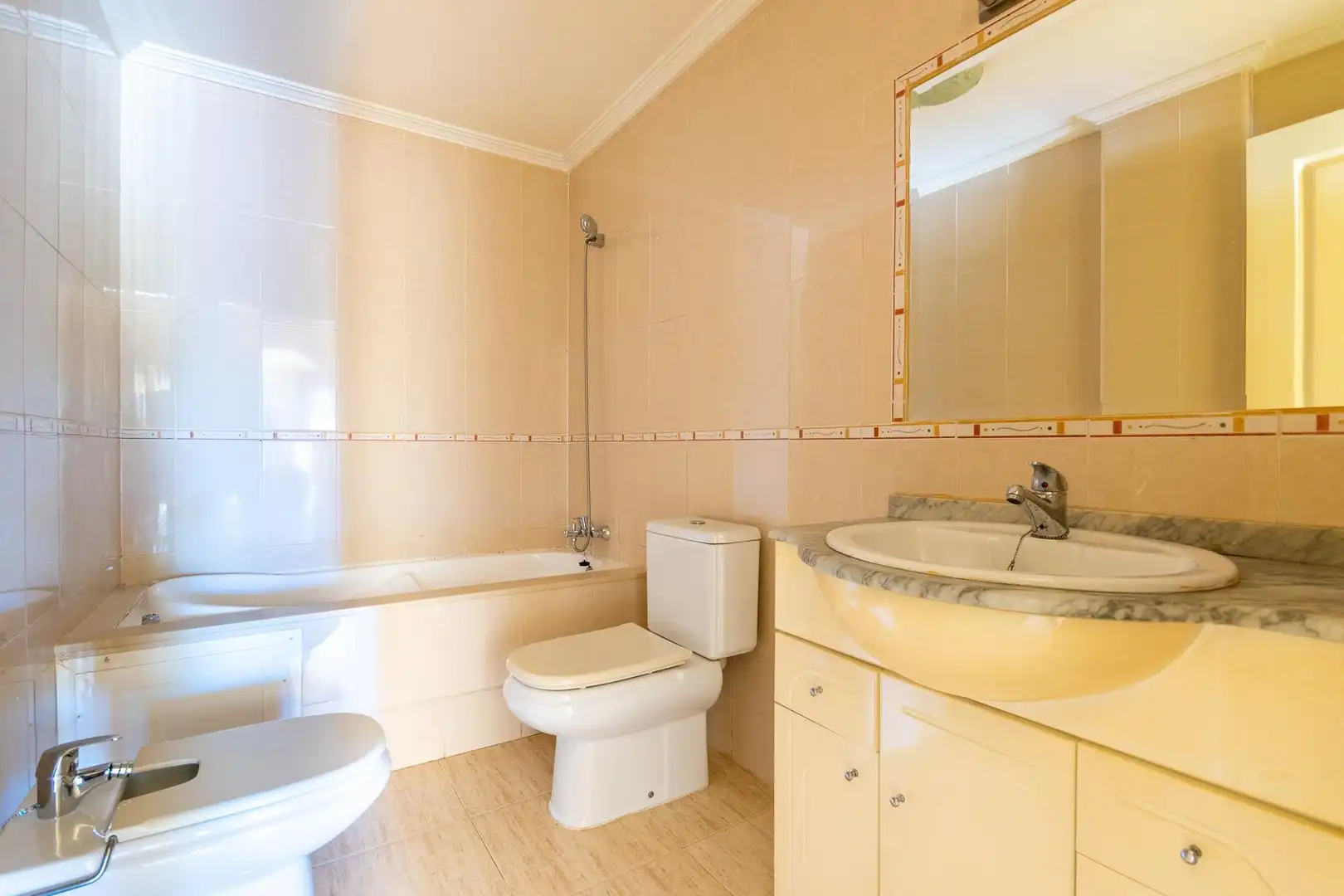 Bathroom of Apartments for sale in Mutxamel  with Private garden, Terrace and Community pool